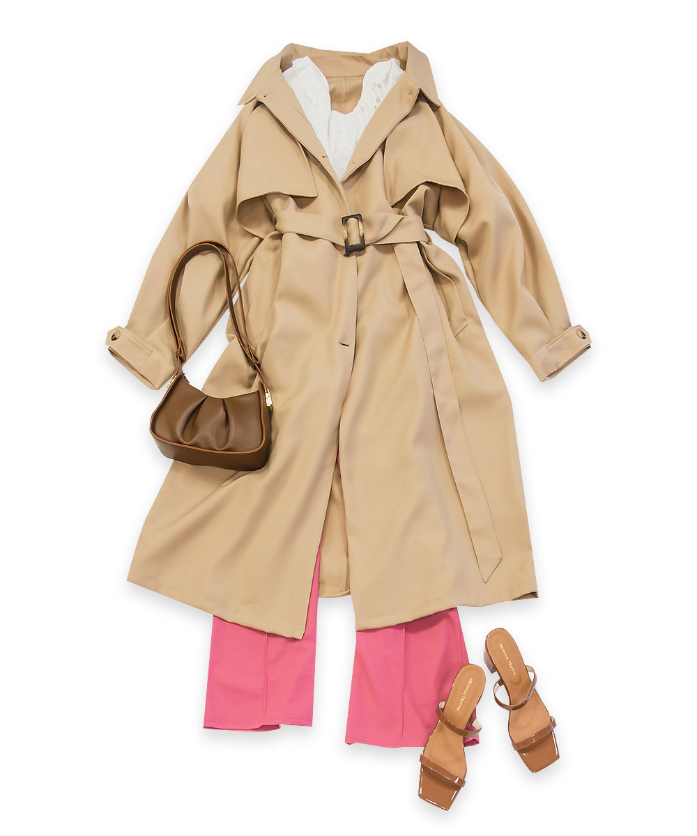 ベージュ×パンツコーデ