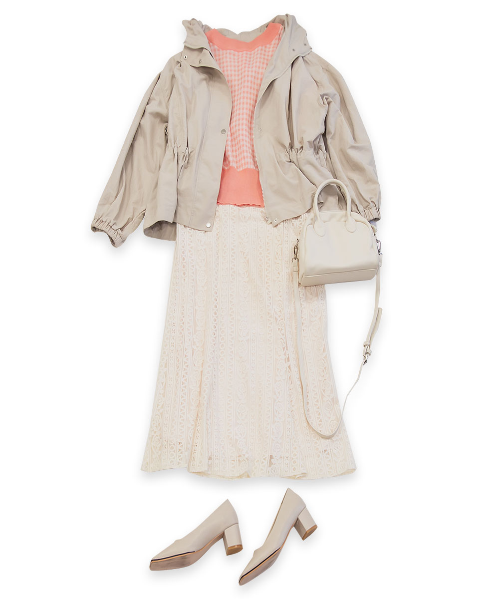 ライトベージュ×スカートコーデ