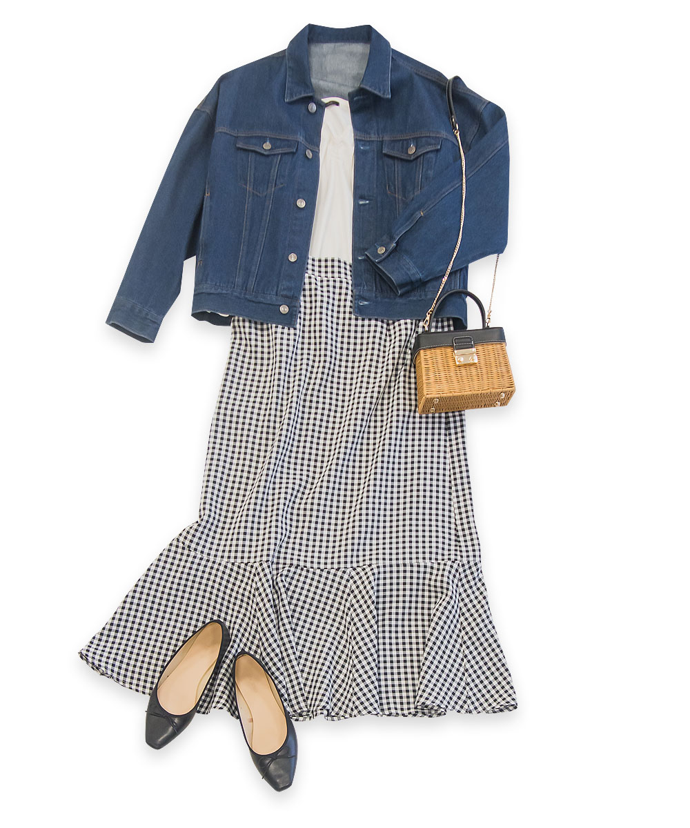 ネイビー×スカートコーデ