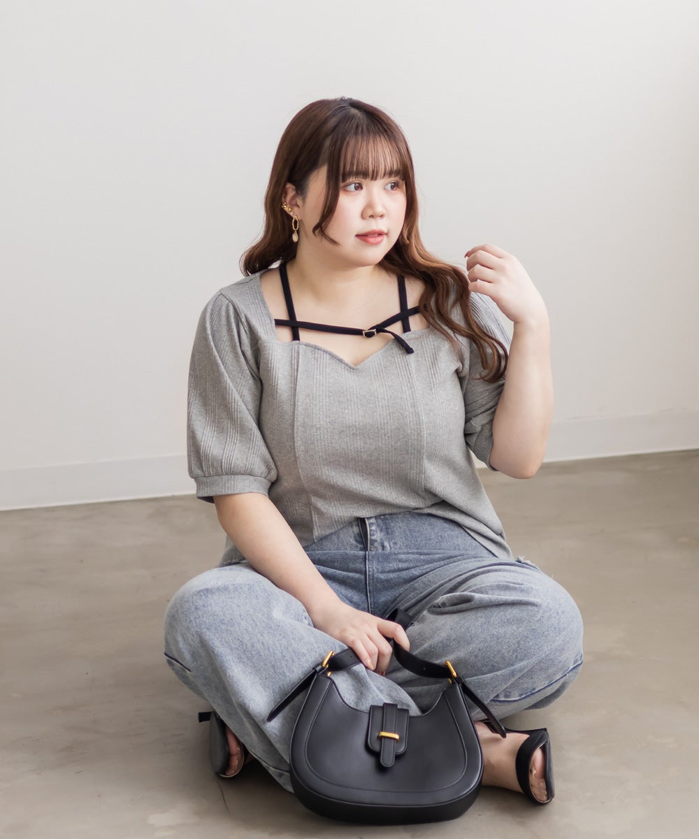美品❣️ ハイケージアゼ デコルテネックプルオーバー ナチュラル デコルテを美しく見せる絶妙なVネック】Vネックワイドニット | RIVE